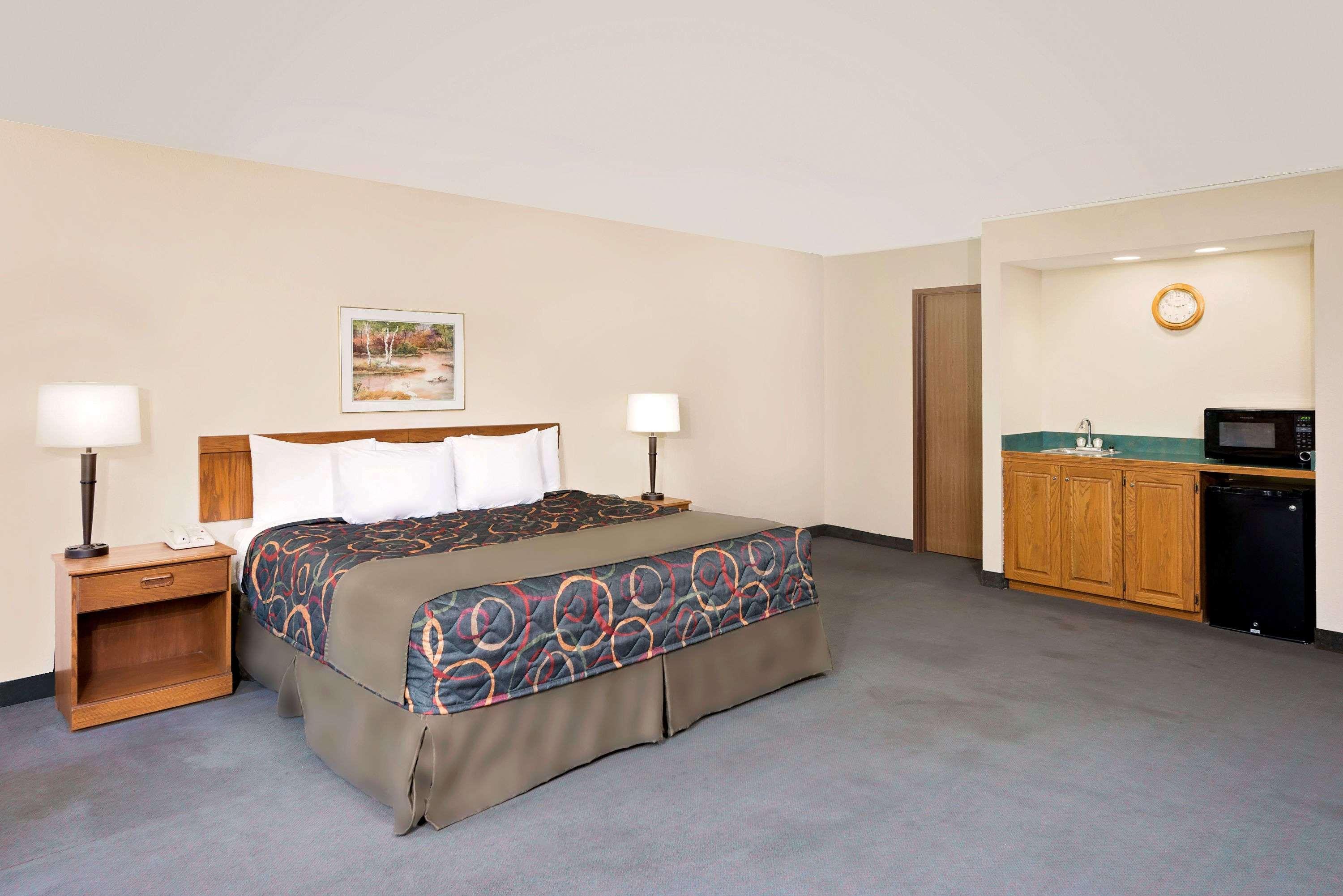 Days Inn By Wyndham Boonville Eksteriør billede