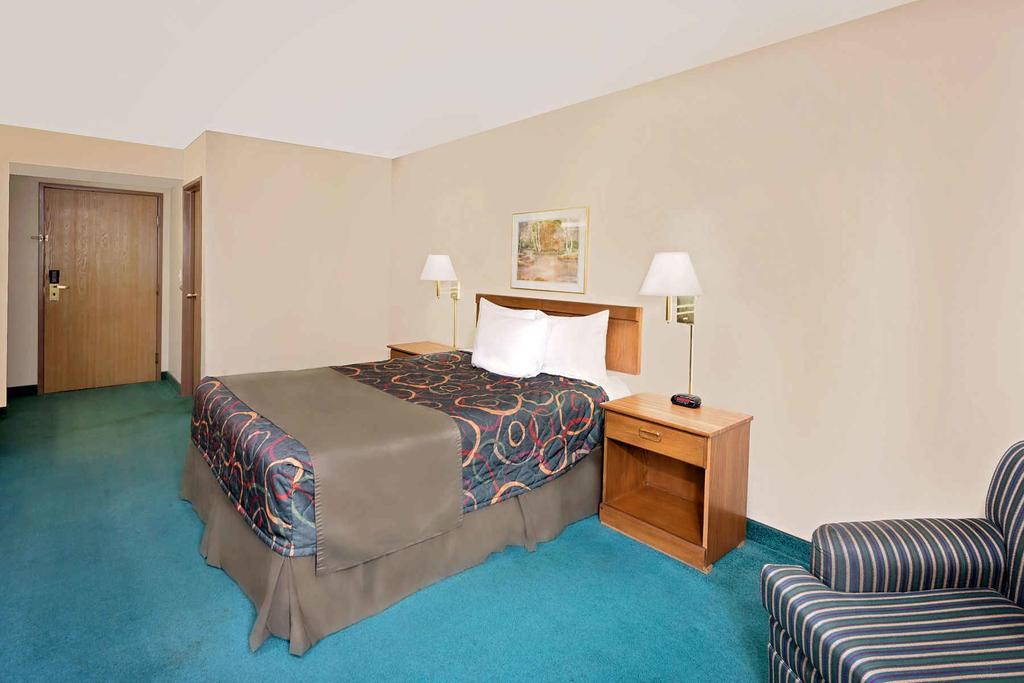 Days Inn By Wyndham Boonville Eksteriør billede